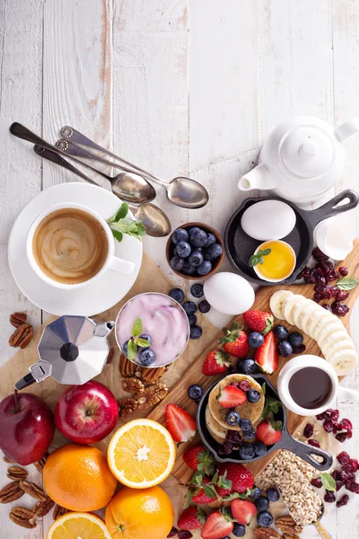 Colorful and tasty breakfast — Stock Photo, Image