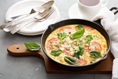 Maya çekme ayrı tatlı ekmek krem peynir ile