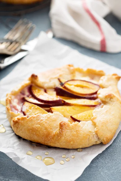 Joghurt és a nektarin galette — Stock Fotó