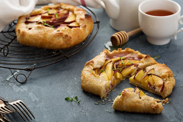 Yogurt and nectarine galette — Stock Photo, Image