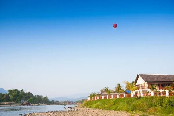 Sıcak hava balonu üzerinde sky Laos — Stok fotoğraf