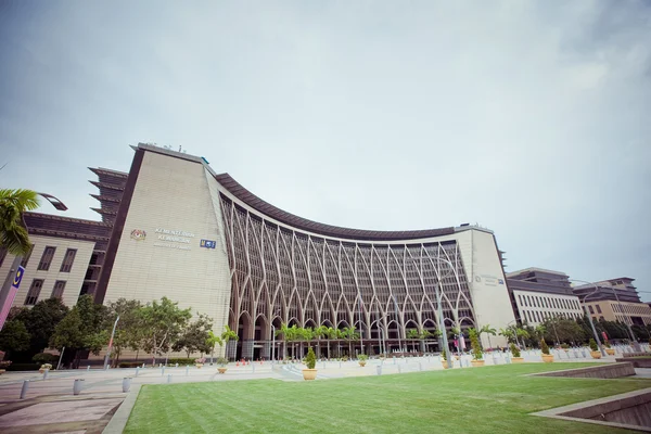 在炎热的夏天天气空市街 — 图库照片