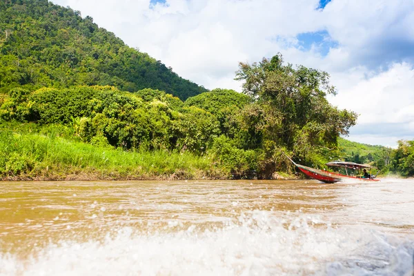 Paisaje fluvial en Tailandia —  Fotos de Stock