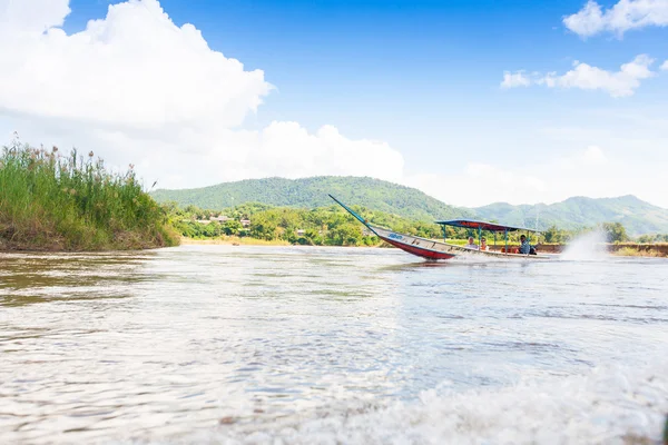 Paisaje fluvial en Tailandia —  Fotos de Stock