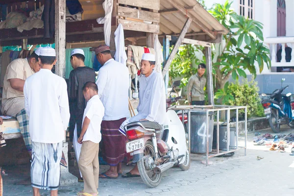 3 JAN 2014  THAILAND, Koh Samui. People in Muslim fisherman vill — Stock Photo, Image