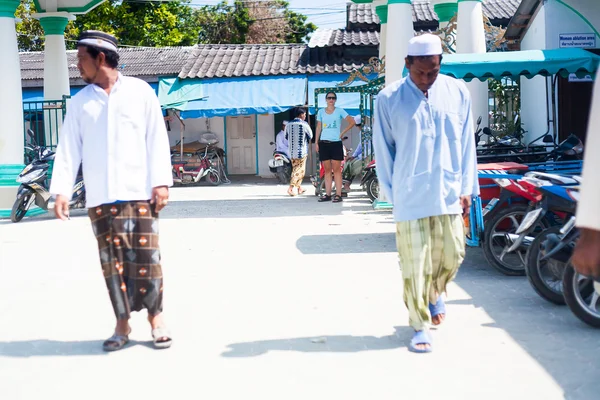 3 Jan 2014 Thailand, Koh Samui. Folket i muslimska fiskare vill — Stockfoto