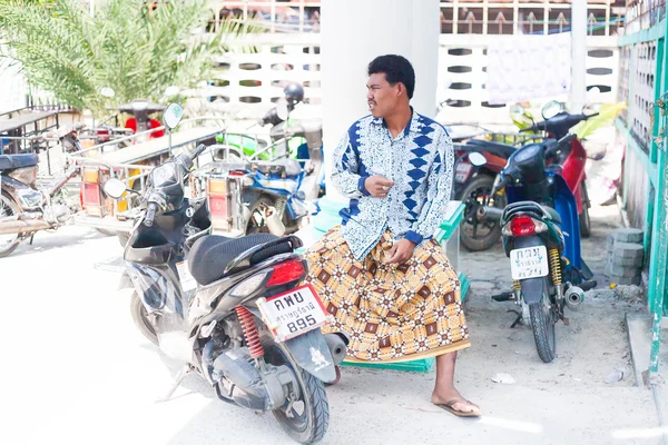 3 JAN 2014 THAILAND, Koh Samui. Pessoas em pescador muçulmano vill — Fotografia de Stock