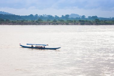 Mekong Nehri yerde altın üçgen adlı