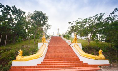 tapınakta mae tatlım şarkısı, Tayland