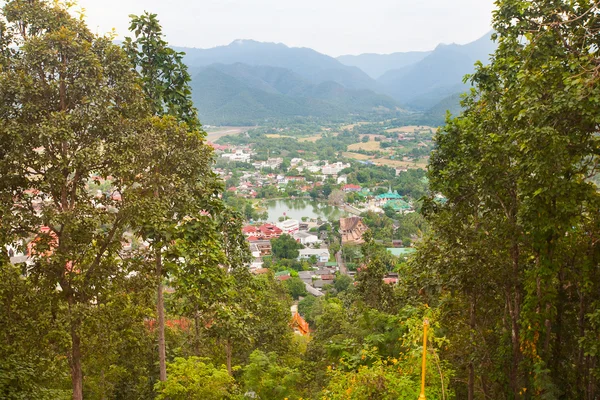 Vista de la ciudad de Mae Hon Song desde la colina, Tailandia —  Fotos de Stock