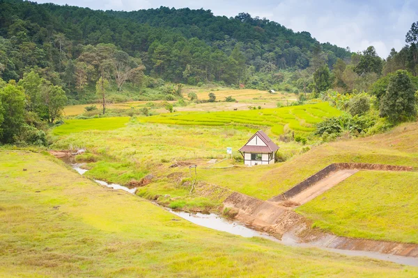 Villaggio vicino a Mae Hon Song, Thailandia — Foto Stock