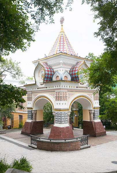 Nikolaevskaya arch Vladivostok