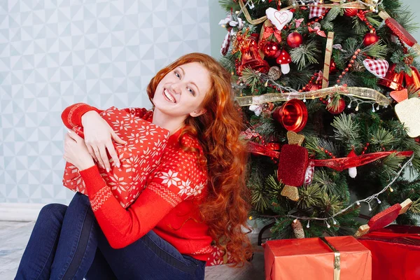 Vánoce Nový rok s úsměvem krásná dívka — Stock fotografie