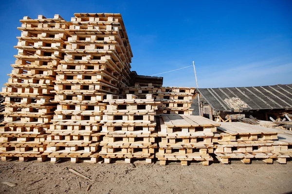 Powersaw Bank - algemene weergave met vele planken — Stockfoto