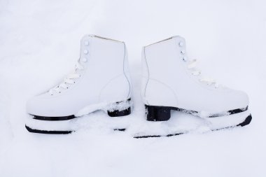 içinde kar yakın çekim şekil skates