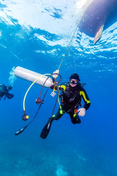 Dalgıç ek tank ile