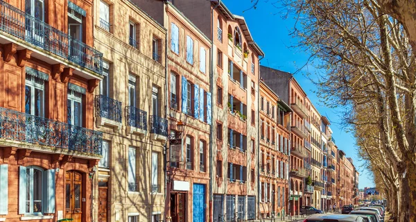 Casas Vintage de ladrillos rojos, Toulouse — Foto de Stock