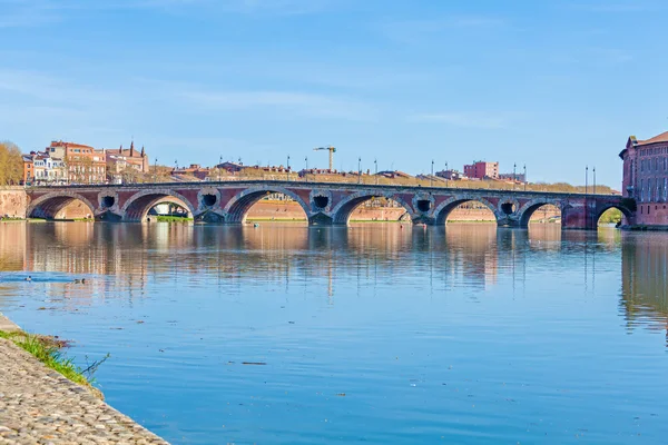 Ponte di pietra attraverso la Garonna, Tolosa — Foto Stock