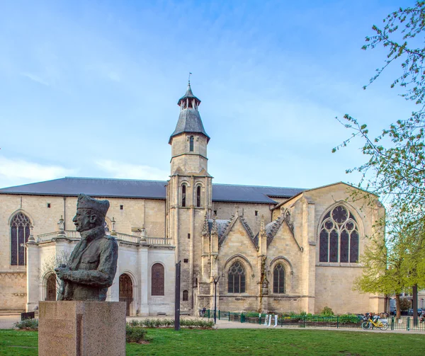 Svatý Seurin románským kostelem, Bordeaux — Stock fotografie