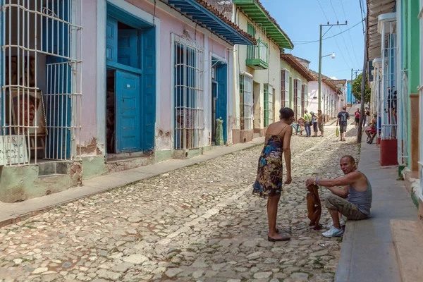 TRINIDAD, CUBA - 30 DE MARZO DE 2012: calles del casco antiguo —  Fotos de Stock