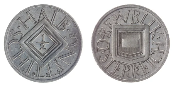 Halve schilling 1926 munt geïsoleerd op een witte achtergrond, Oostenrijk — Stockfoto