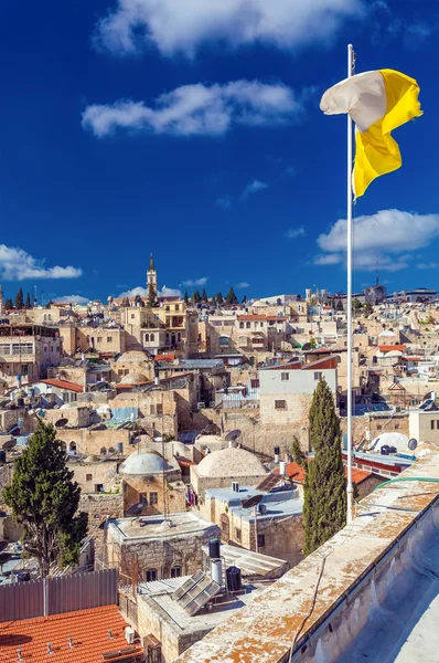 Tak i gamla staden med kupol heliga gravens kyrka, Jerusalem — Stockfoto