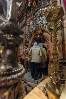 Kudüs, İsrail - 16 Şubat 2013: Turistler sırayla bekliyor 