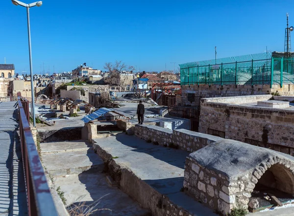 Jerusalem, israel - 20. februar 2013: israelische leute nutzen dach — Stockfoto
