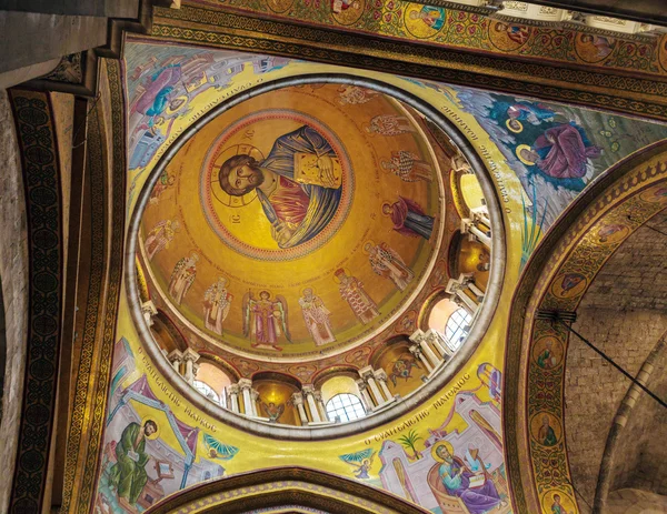 Interior e Cúpula da Catedral do Santo Sepulcro, Jerusalém — Fotografia de Stock