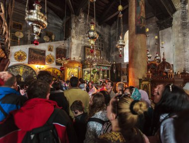 Bethlehem, İsrail - 19 Şubat 2013: Hacılar Churc dua