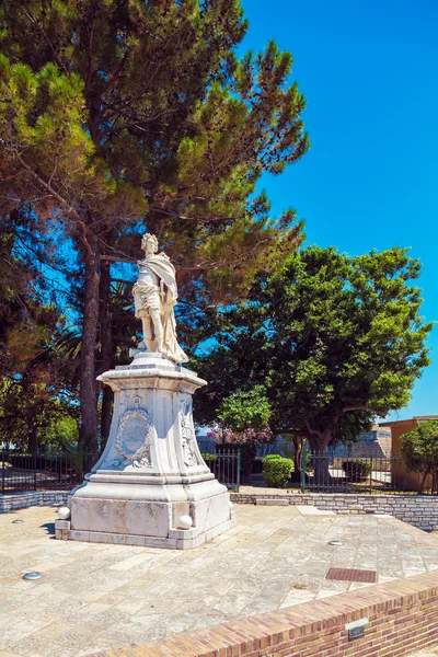 Monument to Schulenburg, Corfu city — Stock Photo, Image