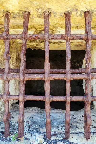 Zabytkowe więzienie kraty — Zdjęcie stockowe