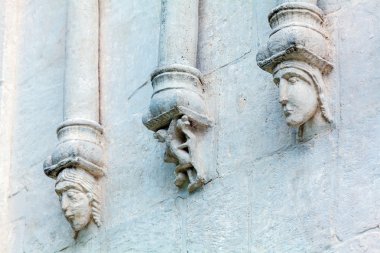 Şefaat Nerl (1165 üzerinde Kilise oyma taş)