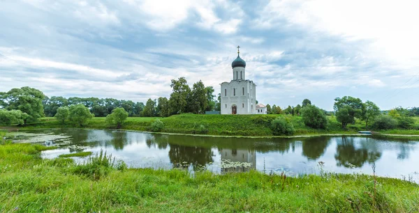 Church of the Intercession on the Nerl (1165) — Stock Photo, Image