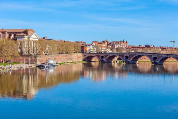 Stenen brug over de Garonne, Toulouse — Stockfoto