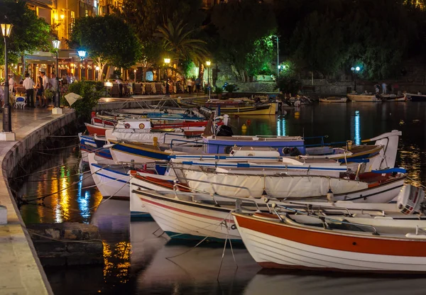 Agios Nikolaos City at Night, Creta, Grecia — Foto de Stock