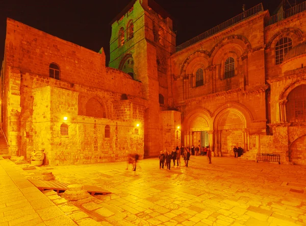 夜、エルサレムの聖墳墓の大聖堂 — ストック写真