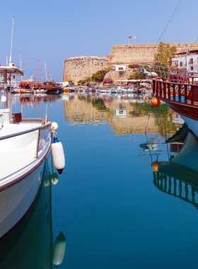 Marina ve Girne kale (16 civarı), Kuzey Kıbrıs