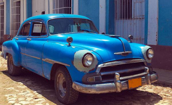 Vintage Blue Car, Тринидад, Куба

