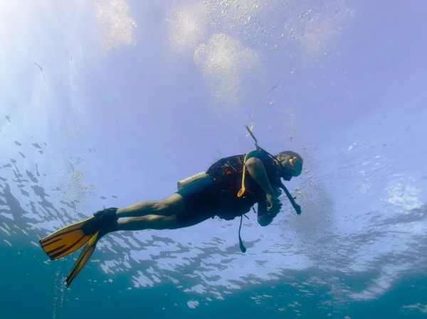 Scuba Diver near Water Surface — Stock Photo, Image