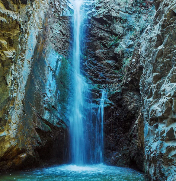 Millomeris водоспад в скелі печеру, Троодос — стокове фото