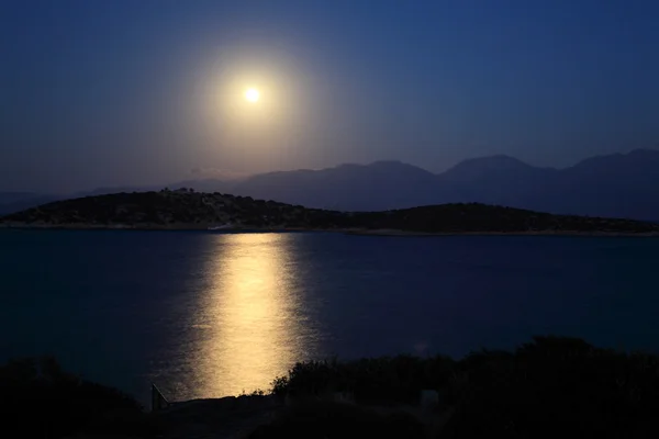 Moonlight Road e Mar Mediterrâneo — Fotografia de Stock