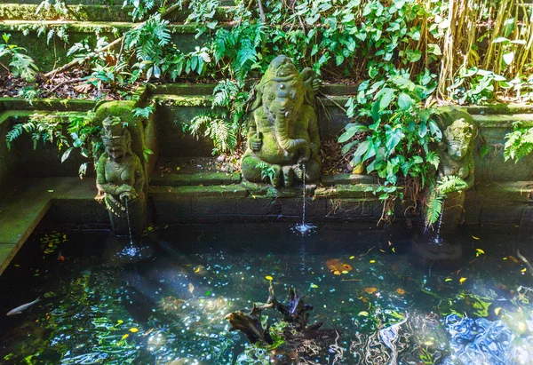 Temple Fountain in Monkey forest, Ubud, Bali — Stock Photo, Image