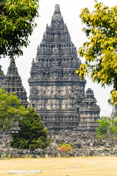 Steinschnitzerei des hinduistischen Tempels Prambanan, Yogyakarta, Java — Stockfoto
