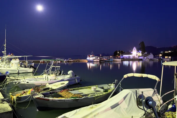 Escena nocturna del monasterio de Vlacherna y la isla de Pontikonisi, Kan —  Fotos de Stock