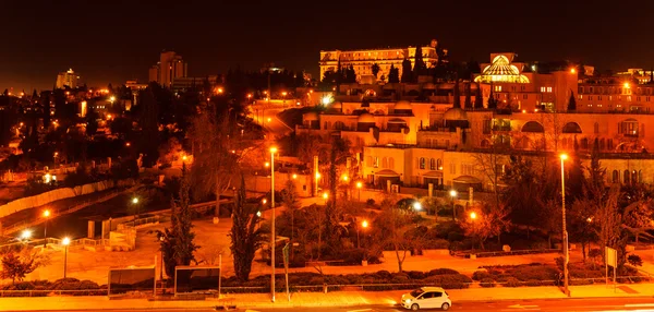 Nacht uitzicht op Jeruzalem straten met koning David Hotel gebouw, — Stockfoto