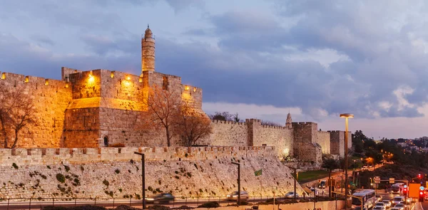 Paredes da Cidade Antiga à noite, Jerusalém — Fotografia de Stock