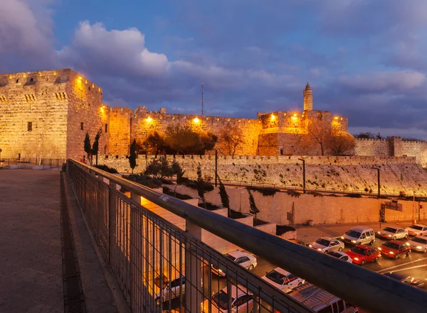 Mauern der antiken Stadt bei Nacht, jerusalem — Stockfoto