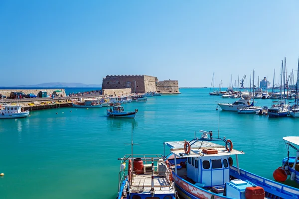 Heraklion haven en Fort, Crete — Stockfoto