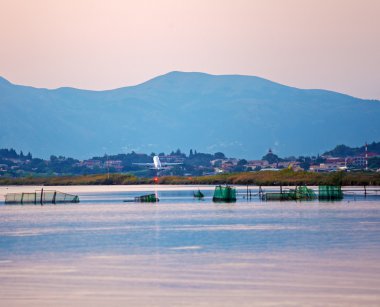 Uçak kalkış Corfu Havaalanı'nda